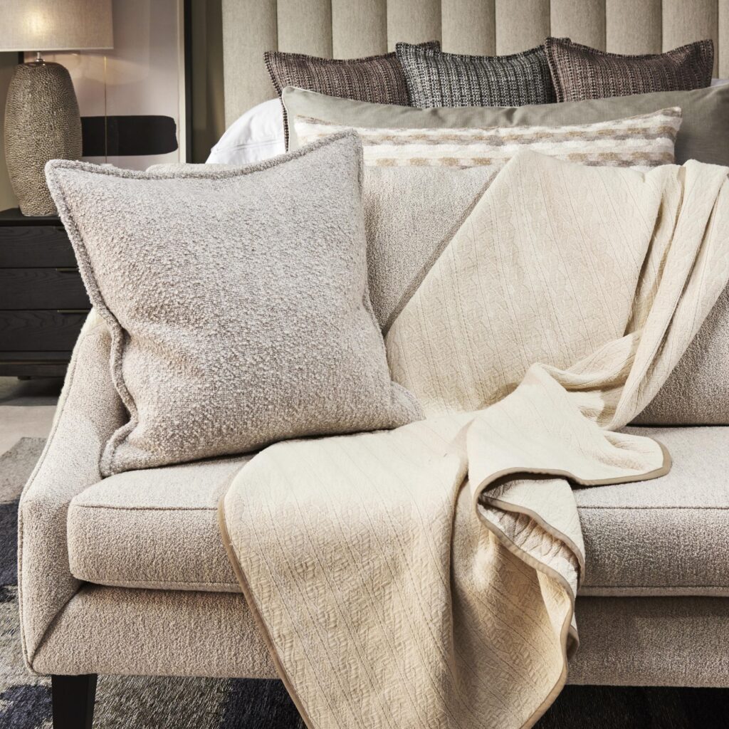 Oldman Compact Sofa  | Lima 04, 1600mm